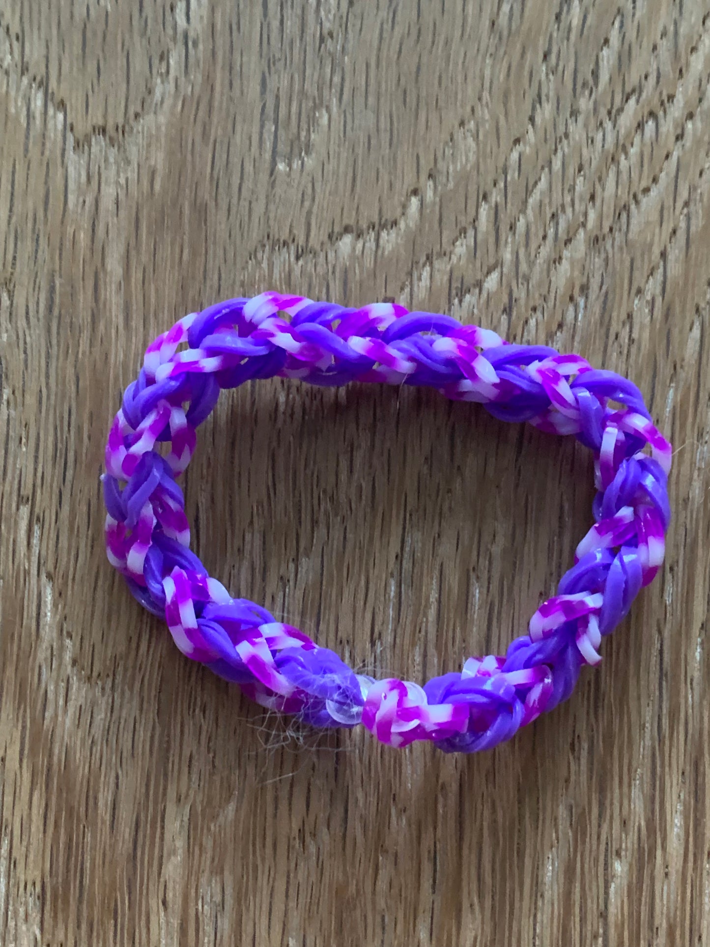 Loom band Purple and white bracelet